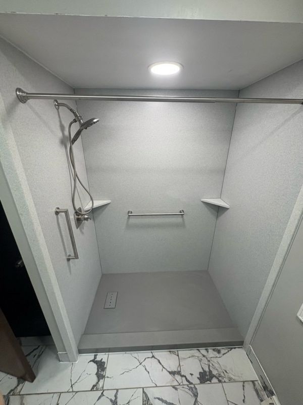 Shower Installation Features That Improve Water Efficiency